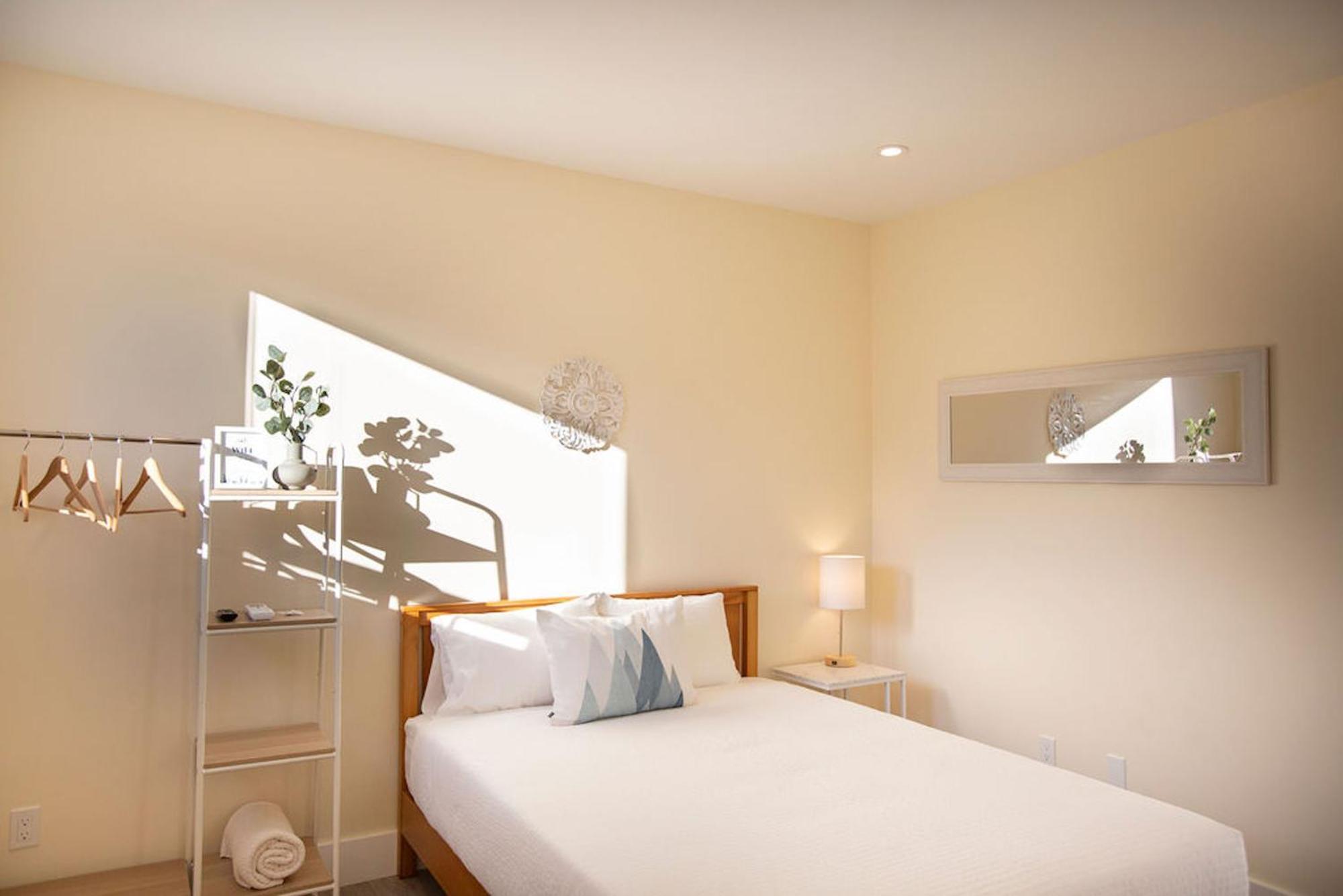 Stirling All Suites Hotel Нелсън Стая снимка